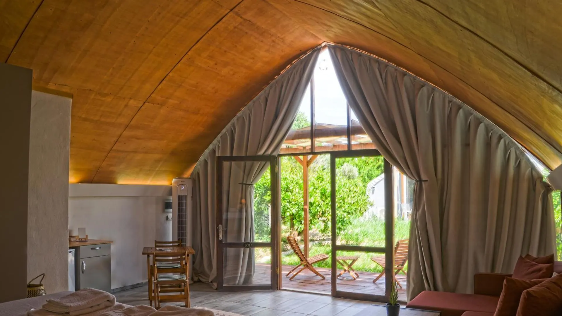 Hotel Quonset Glamping Seferihisar